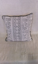 Load image into Gallery viewer, Mud Cloth Cushions  (Mali)
